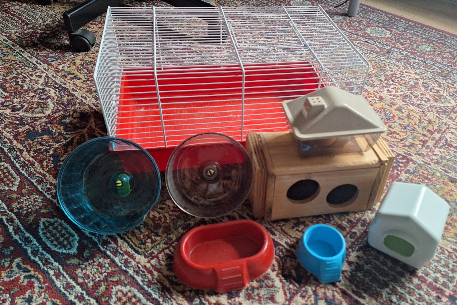 gratis Kooi en spullen voor een dwerghamster, Dieren en Toebehoren, Ophalen, Gebruikt, Kooi, Minder dan 60 cm