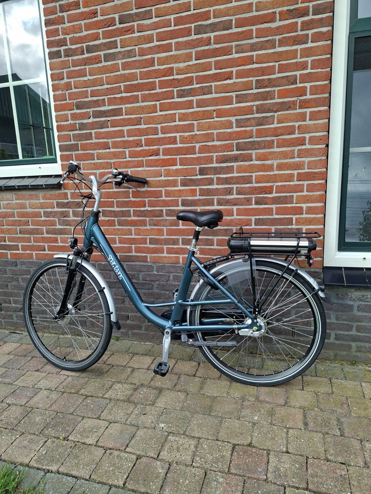 te koop elektrische fiets Inc acculader  450 euro, Fietsen en Brommers, Elektrische fietsen, Ophalen, Overige merken