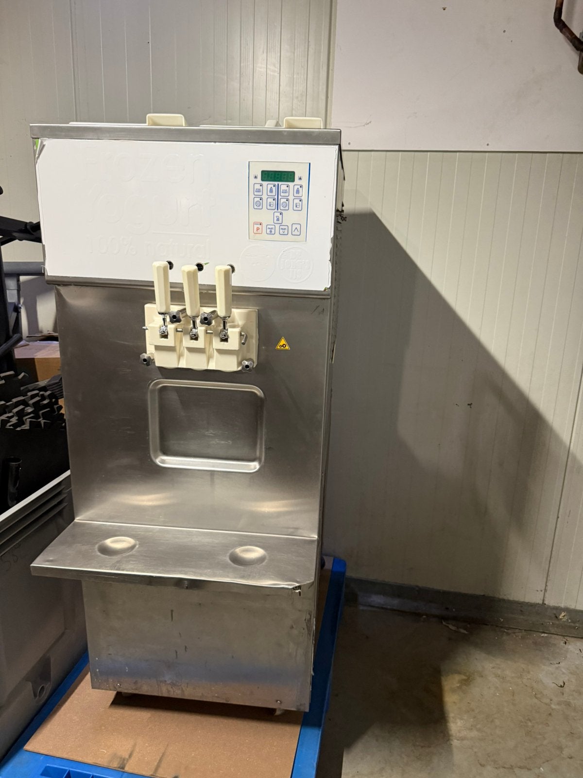 Carpigiani 603 softijsmachine 2 smaken + twist luchtgekoeld, Ophalen, Gebruikt, Koelen en Vriezen