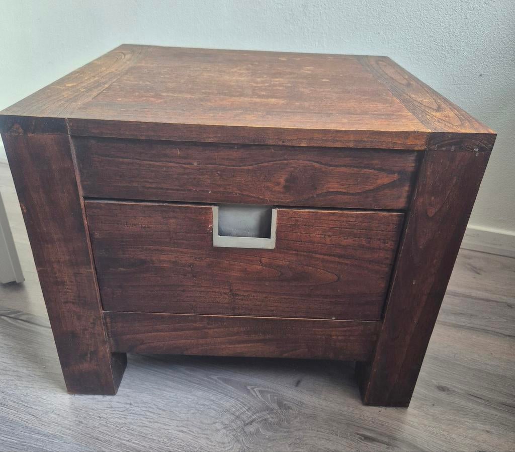 Houten tafeltje/nachtkastje, Ophalen, 50 tot 100 cm, Minder dan 50 cm, Minder dan 50 cm