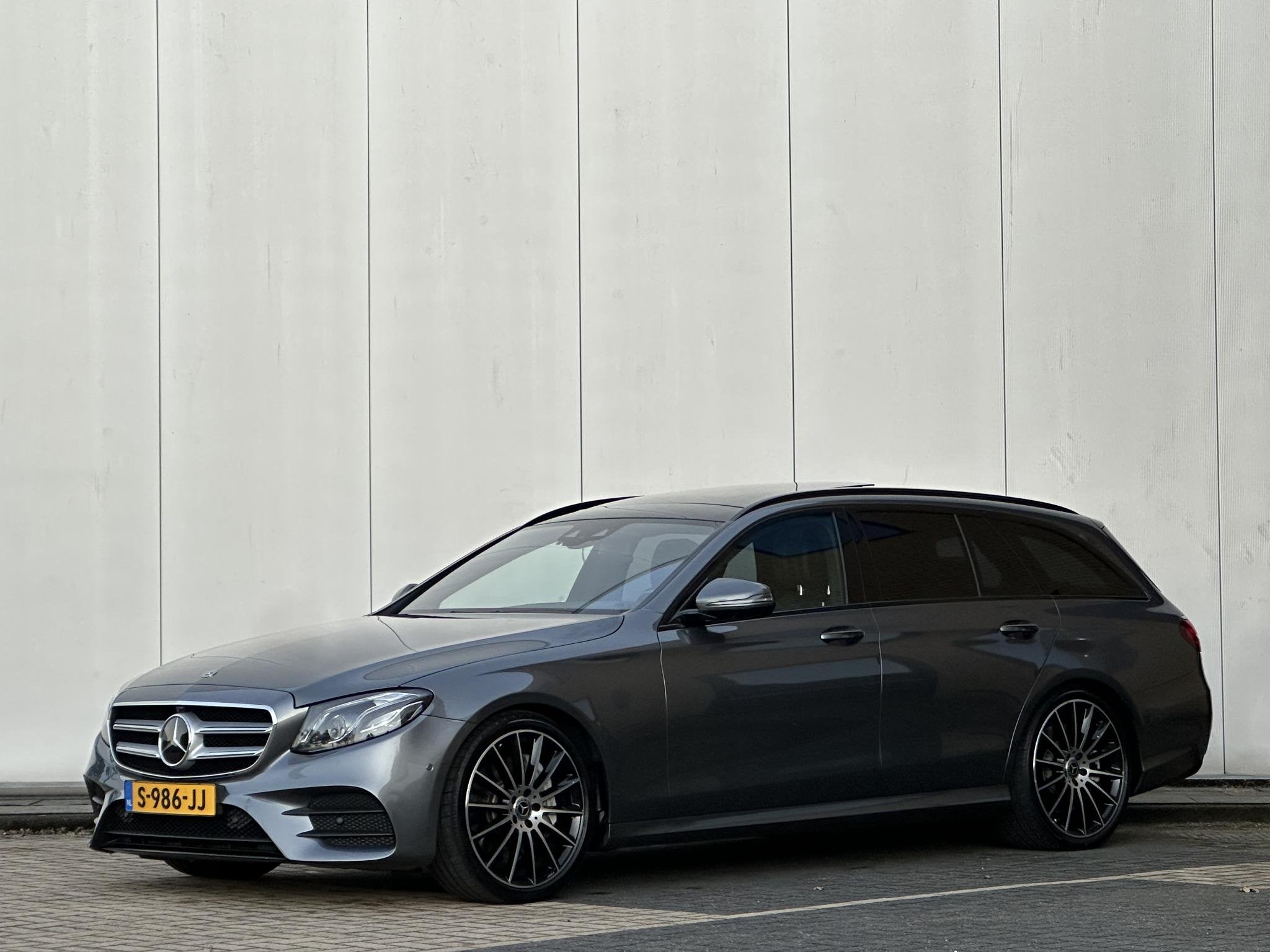 Mercedes-Benz E-klasse Estate 400 4MATIC AMG, Auto's, Automaat, Stof, Gebruikt, Vierwielaandrijving