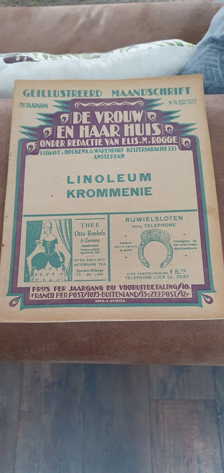 Tijdschrift Naaldwerk en Kant - Augustus 1925 met bijlage, Ophalen of Verzenden, Gelezen, Damesbladen