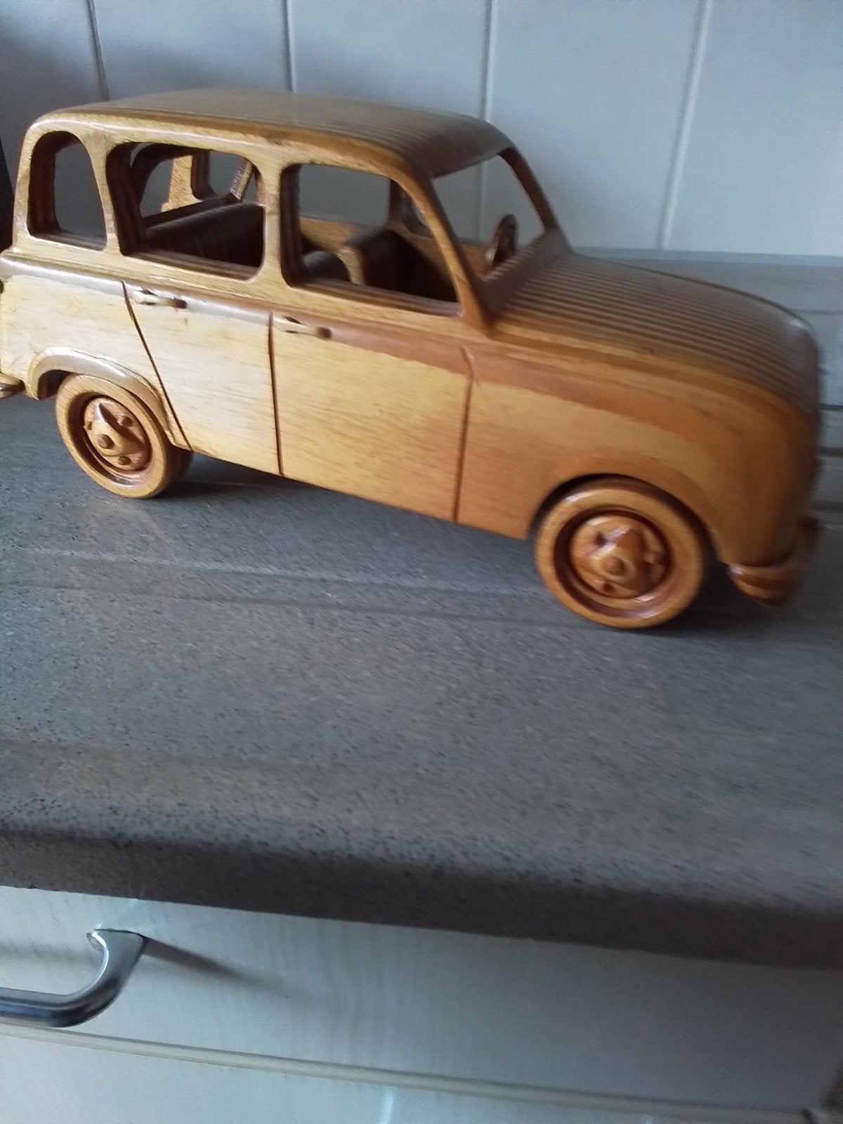 Houten modelauto - Renault 4CV, Ophalen of Verzenden, Zo goed als nieuw, Overige typen