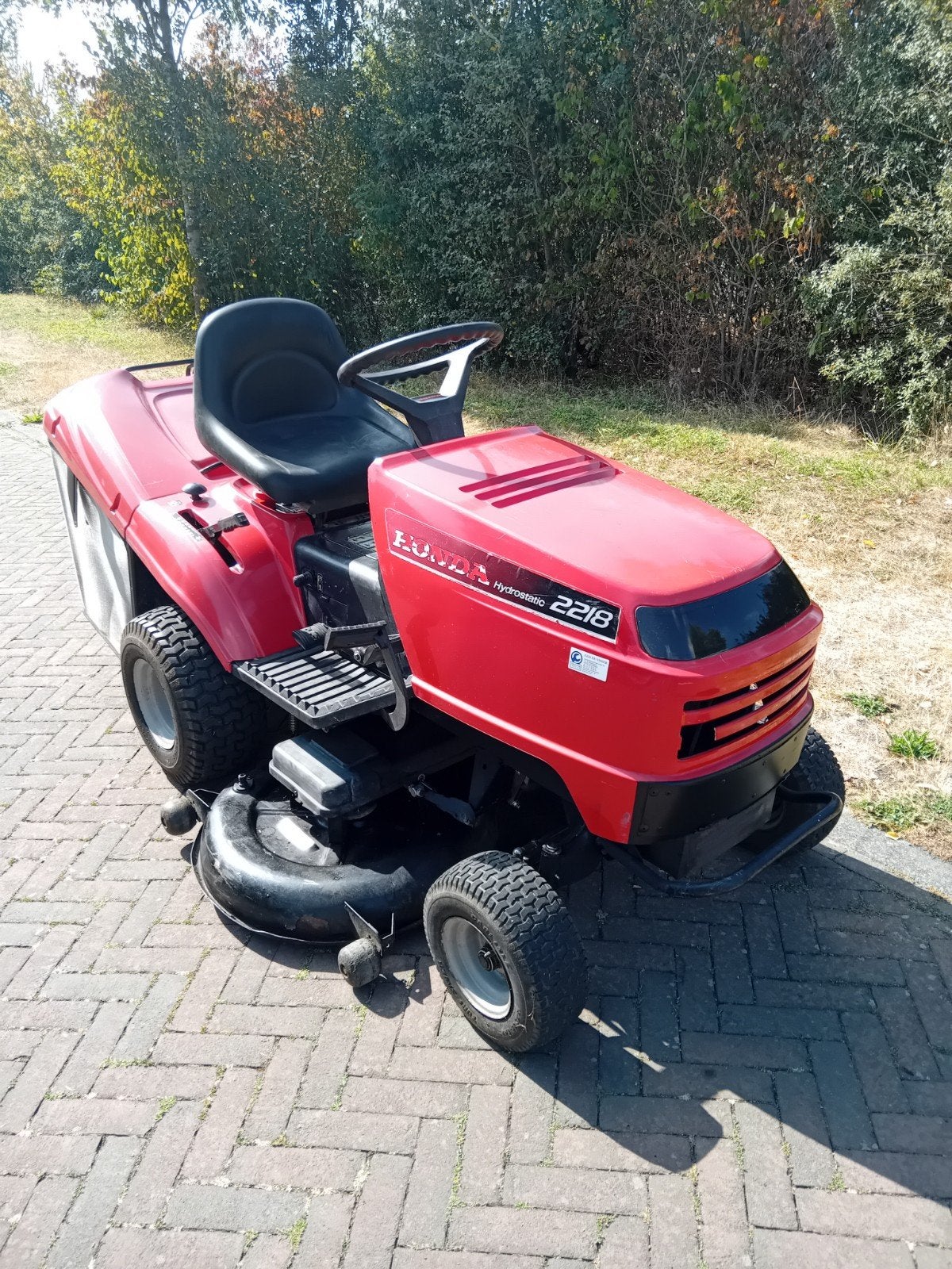 Honda 2218 zitmaaier, Tuin en Terras, Zitmaaiers, Ophalen, Honda, Gebruikt, 120 cm of meer