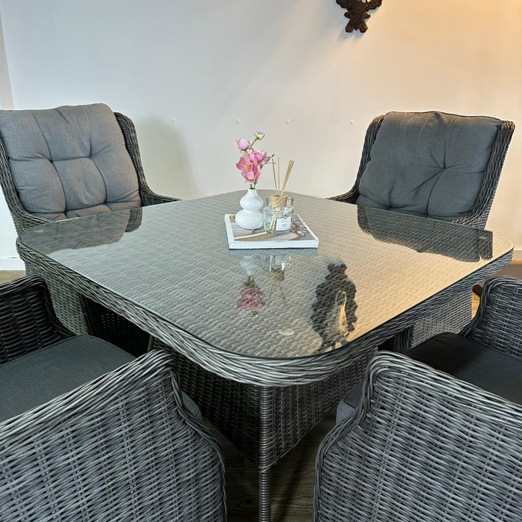 Wicker tuinset 110x110 tafel + 4 verstelbare stoelen, Tuin en Terras, Tuinsets en Loungesets, Gebruikt, Verzenden, ., .