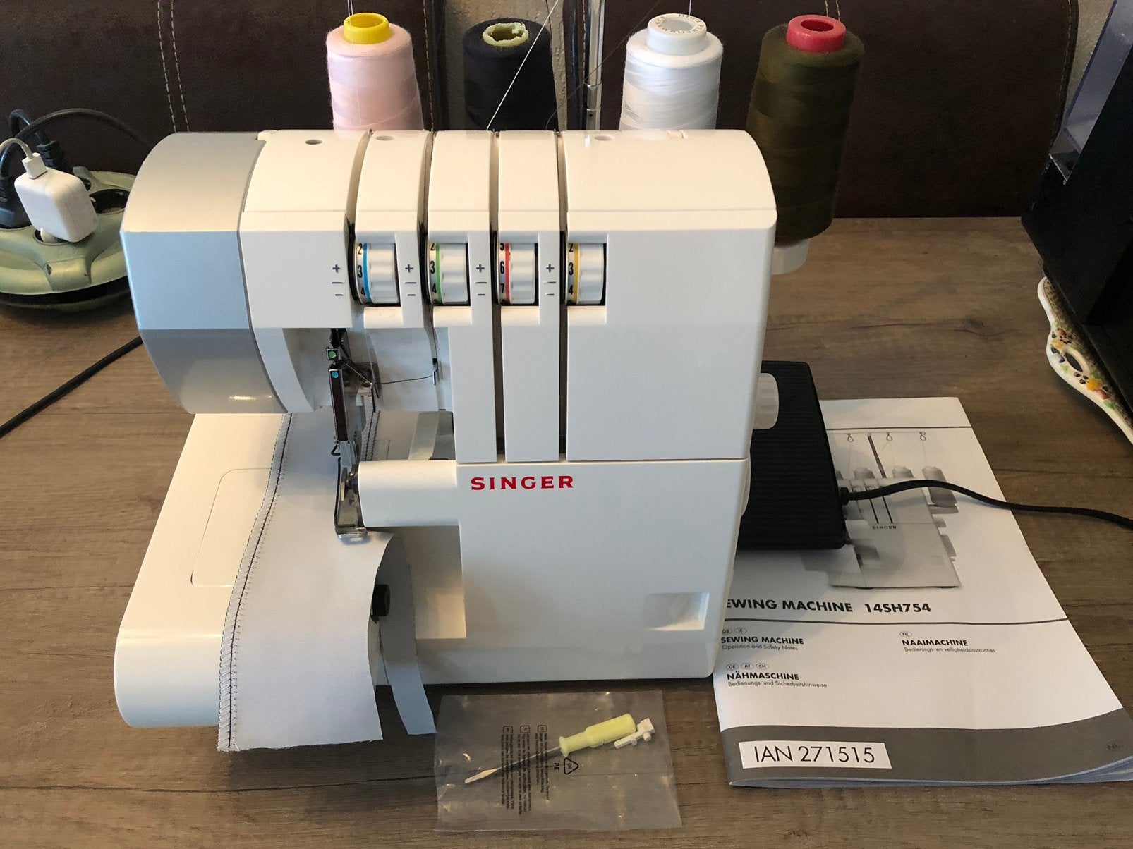 singer lockmachine 14 sh 754, Ophalen of Verzenden, Zo goed als nieuw, Lockmachine, Singer