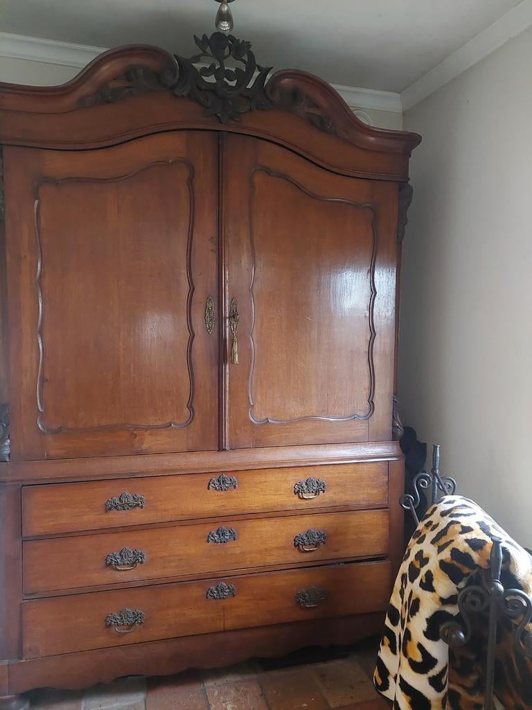 Antique Eiken Kabinet, Ophalen