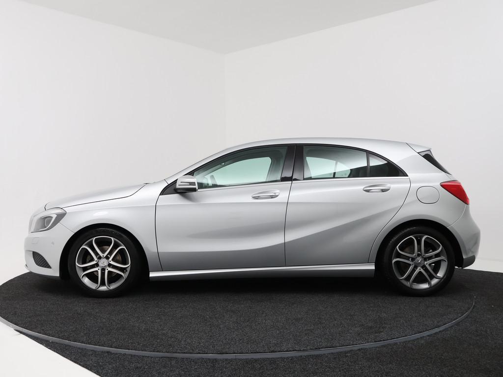 Mercedes-Benz A-Klasse 180 | Navigatie | Parkeersensoren |, Auto's, Voorwielaandrijving, 12 maanden, 4 cilinders, Leder en Stof