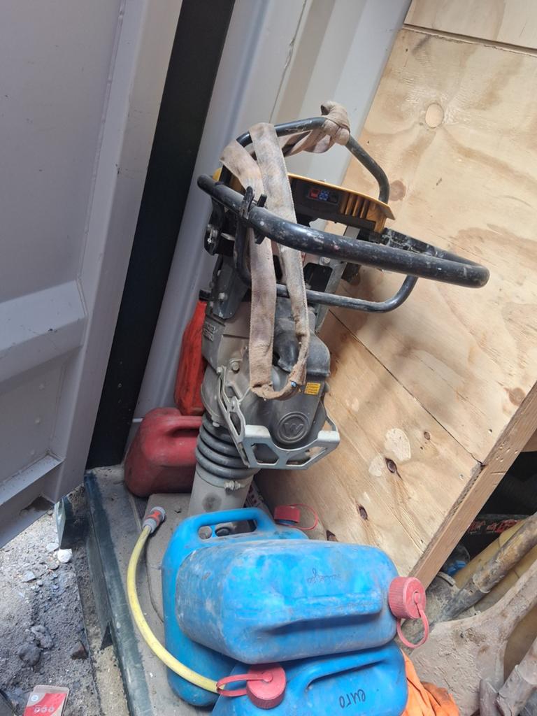 Wacker Neuson AS60e Accu Trilstamper met 2 accu's en lader, Ophalen of Verzenden