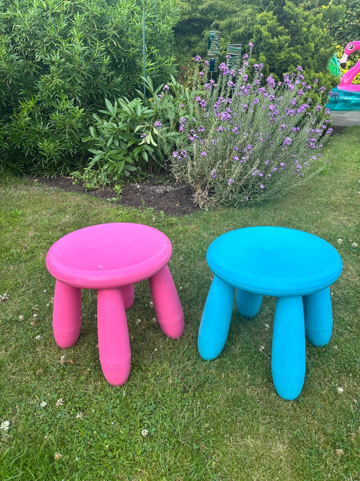 IKEA MAMMUT krukjes (roze en blauw), Kinderen en Baby's, Kinderkamer | Tafels en Stoelen, Ophalen, Gebruikt, Stoel(en)
