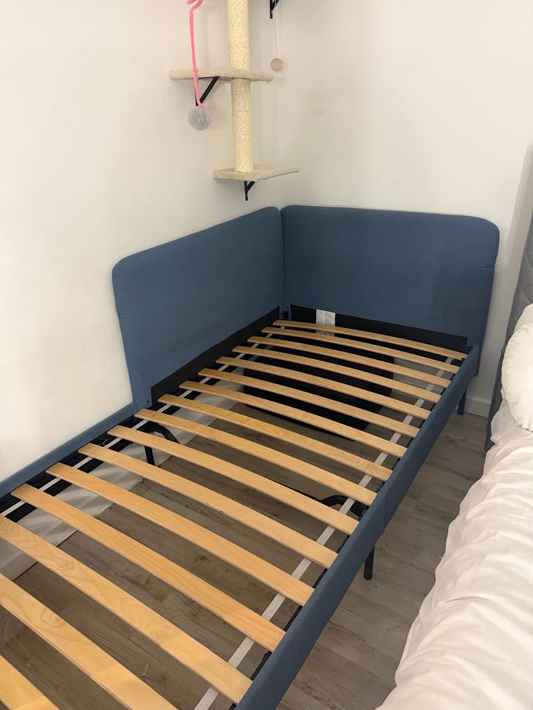 IKEA BLÅKULLEN gestoffeerd bedframe met lattenbodem, Ophalen, 90 cm, Eenpersoons, Blauw