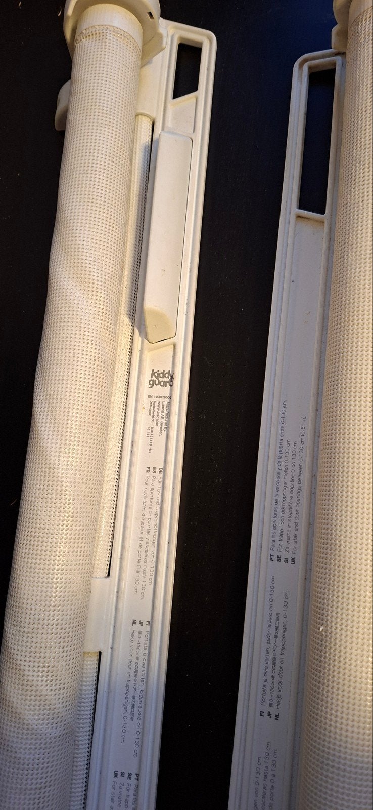 2 stuks Kiddy Guard oprolbaar traphekje 0-130cm, licht verkl, Overige materialen, Gebruikt, Oprolhekje, Ophalen of Verzenden