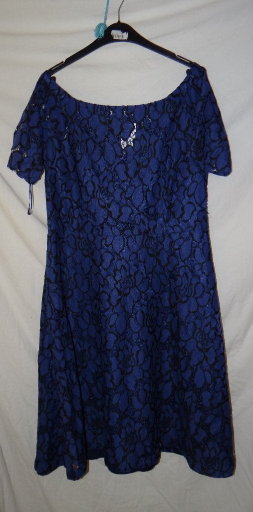Prachtige blauw/zwarte kanten STEPS jurk met korte mouwen, Kleding | Dames, Blauw, Maat 42/44 (L), Ophalen of Verzenden, Knielengte