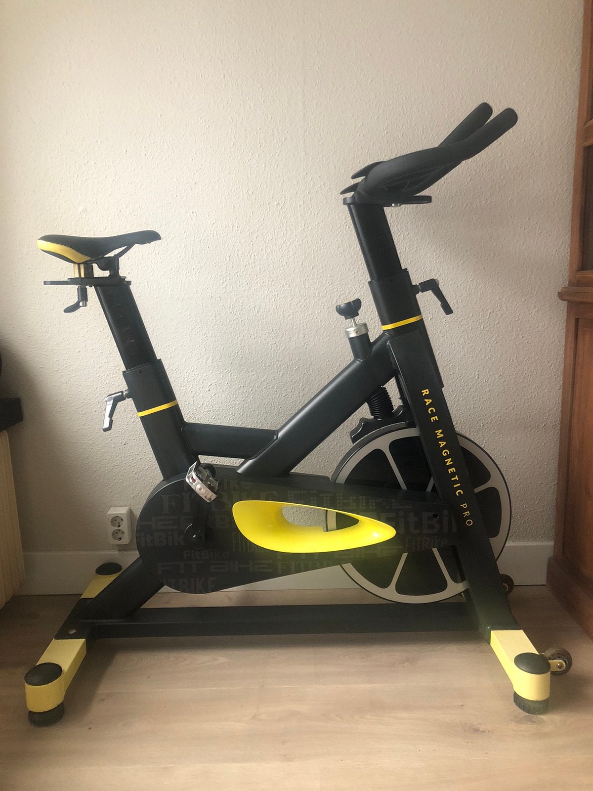 Fitbike spinningbike spinningfiets speedbike hometrainer, Sport en Fitness, Ophalen, Zo goed als nieuw, Hometrainer
