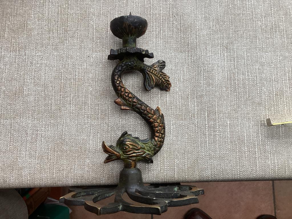 Kandelaar in de vorm van een draak, Antiek en Kunst, Antiek | Kandelaars, Ophalen of Verzenden, Koper of Brons