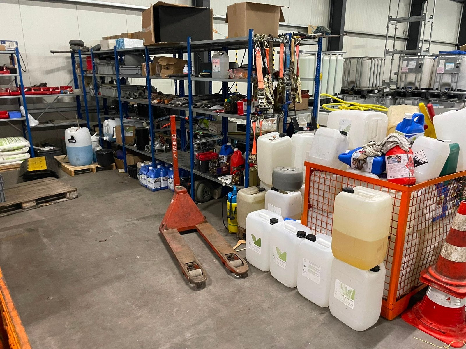 Gratis, lege jerrycans 25l, Ophalen