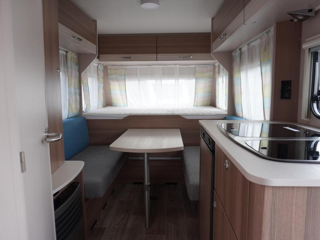 Dethleffs C'Joy 480 QLK STAPELBEDDEN EN VOORTENT, Caravans en Kamperen, 750 - 1000 kg, Schokbreker, Dethleffs, Tot en met 6