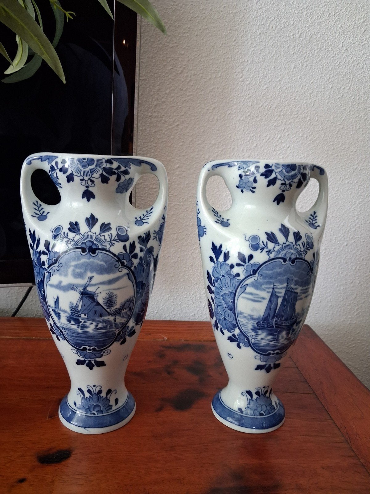 2 Delftsblauwe vaasjes., Ophalen