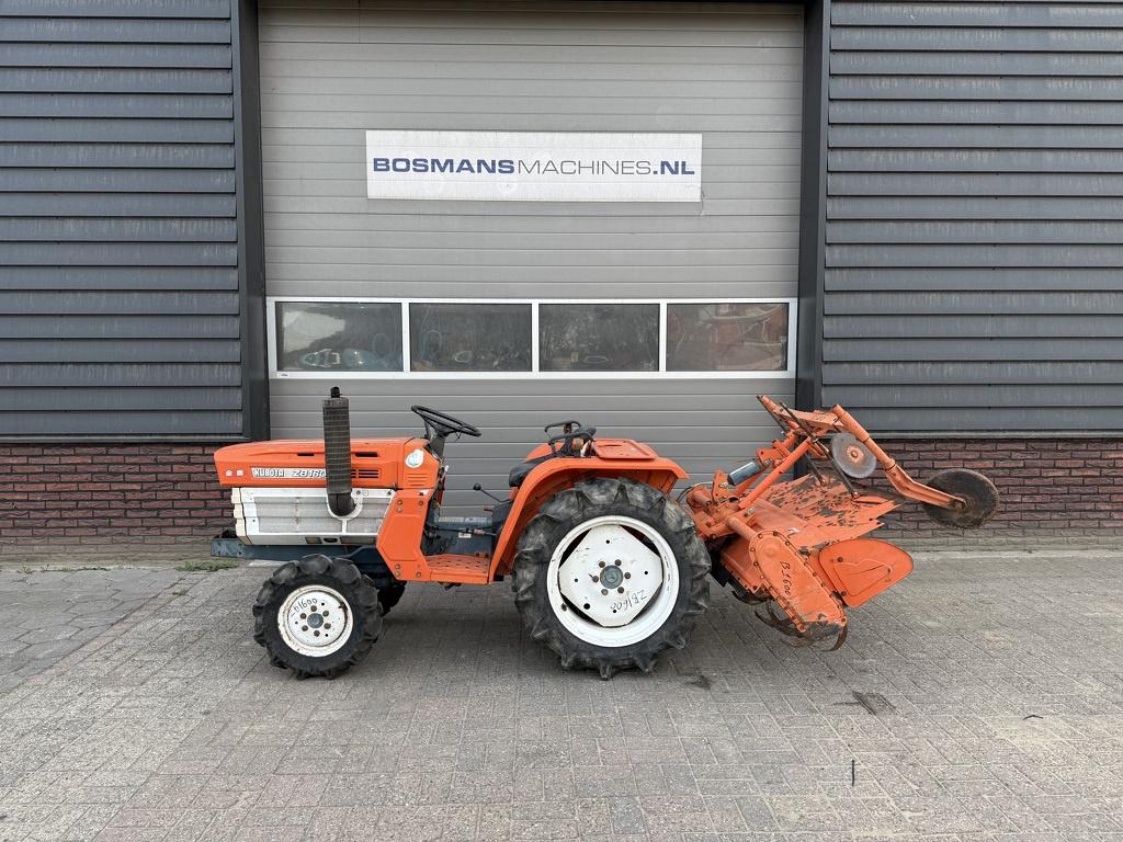 Kubota B1600 4WD 20 PK minitractor + frees, Zakelijke goederen, Agrarisch | Tractoren, Overige merken, Gebruikt, Tot 2500, Kubota Hol