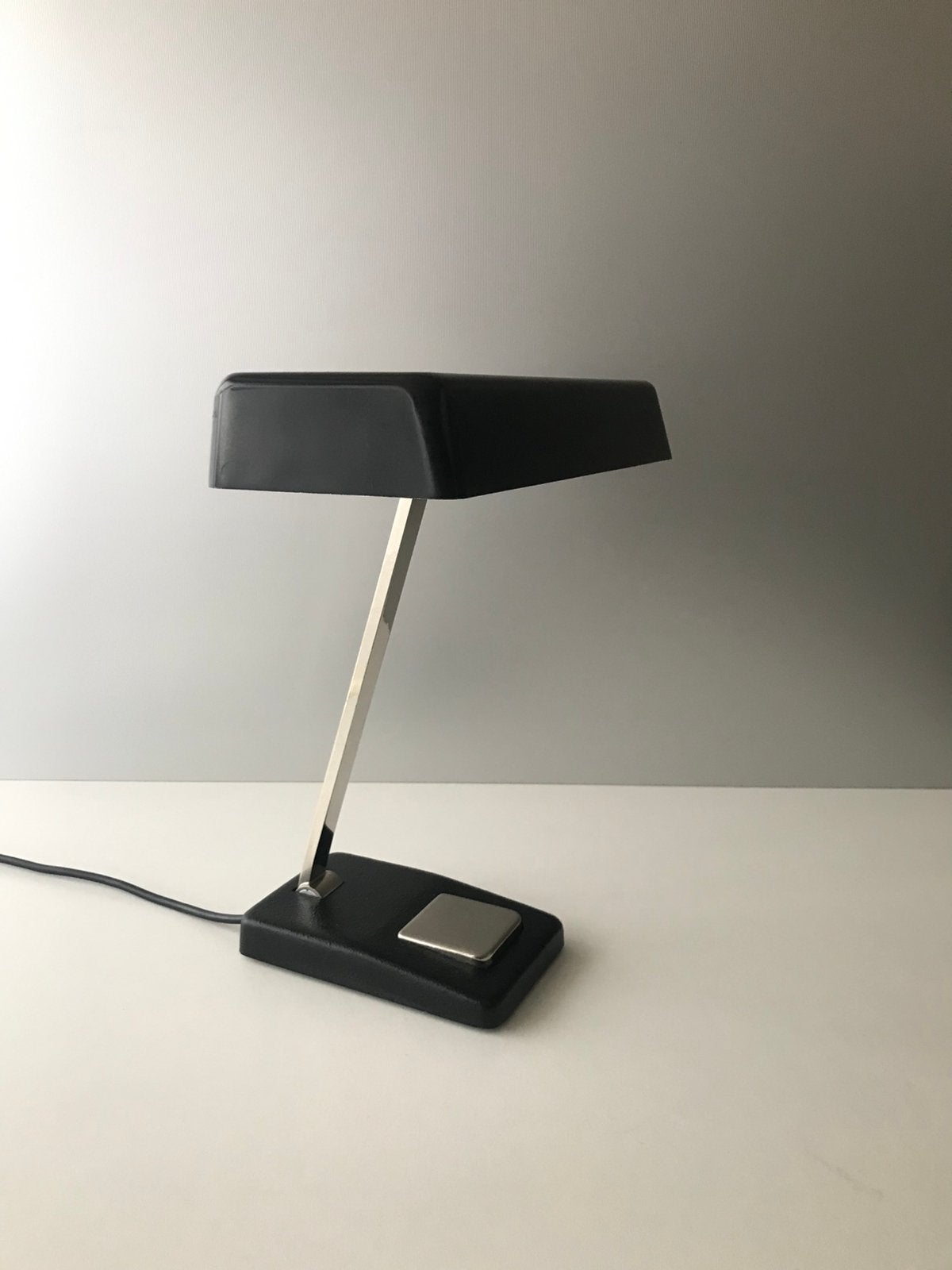 Hillebrand desk lamp 60s vintage silence of the lamps black, Bureaulamp, Gebruikt, Vintage, E14 (klein)