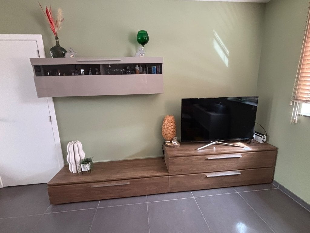 Woonkamerset notenkleur (tv-meubel + hangkast + 2 barkasten)