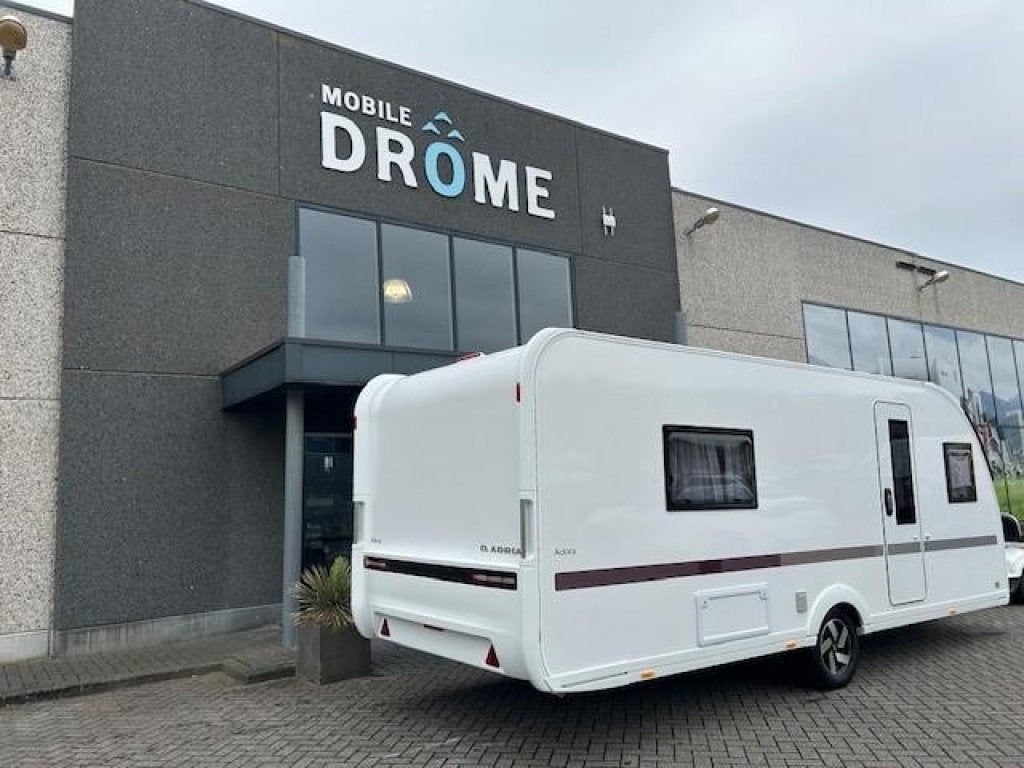 Adria Adora 572 UT, Caravans en Kamperen, Rondzit, Bedrijf, Adria, 6 tot 7 meter
