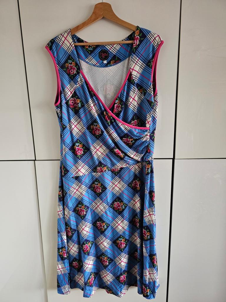 Tante Betsy jurk - Blauw geruit met bloemenprint, Kleding | Dames, Jurken, Tante Betsy, Blauw, Maat 42/44 (L), Ophalen of Verzenden