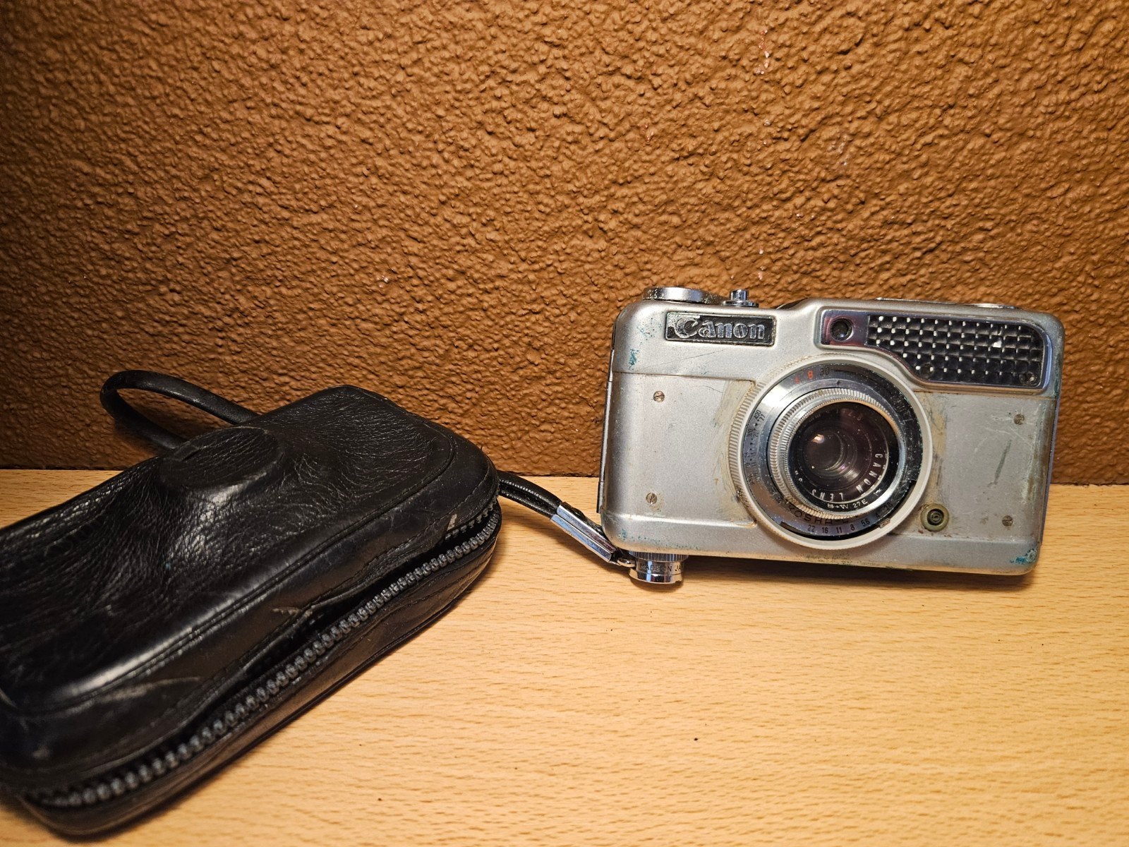 Vintage Canon Compact Camera met Hoesje - Gebruikt, Ophalen of Verzenden, Gebruikt, Compact, Canon