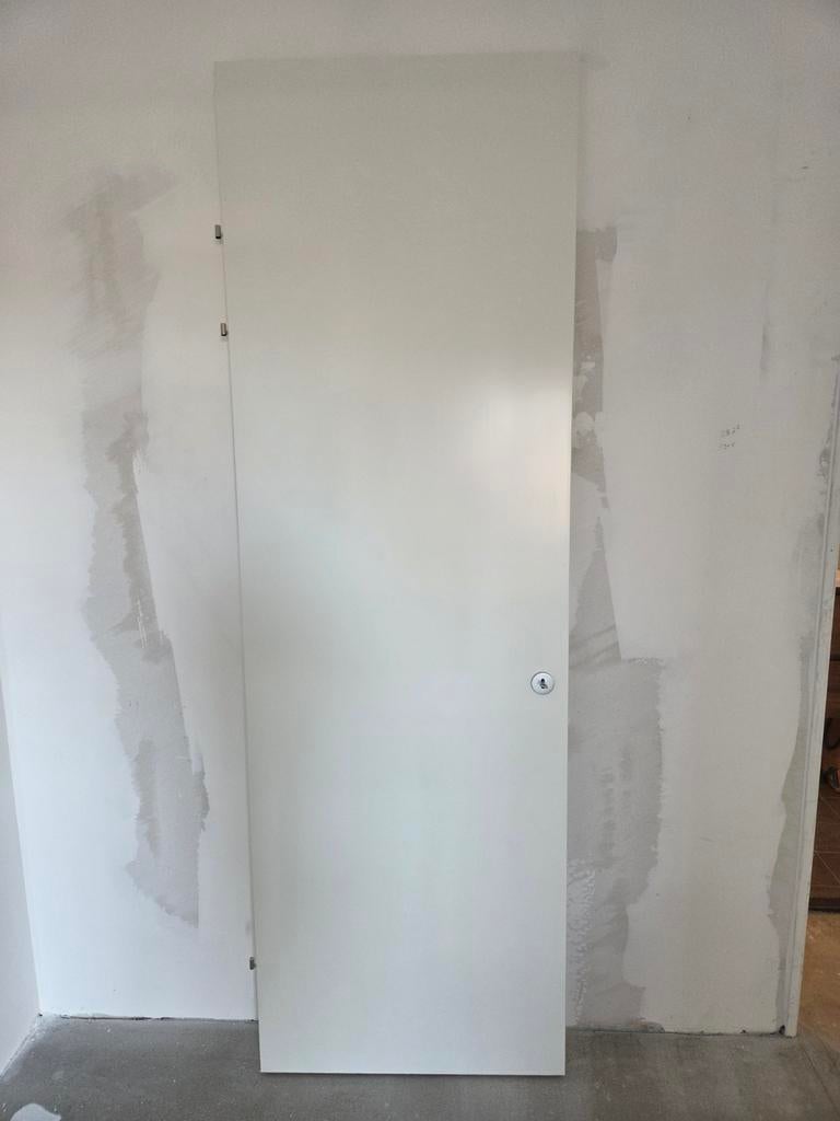 Witte binnendeur en kozijn voor meterkast, nieuw!, Doe-het-zelf en Verbouw, Deuren en Horren, Zo goed als nieuw, Binnendeur, 215 cm of meer