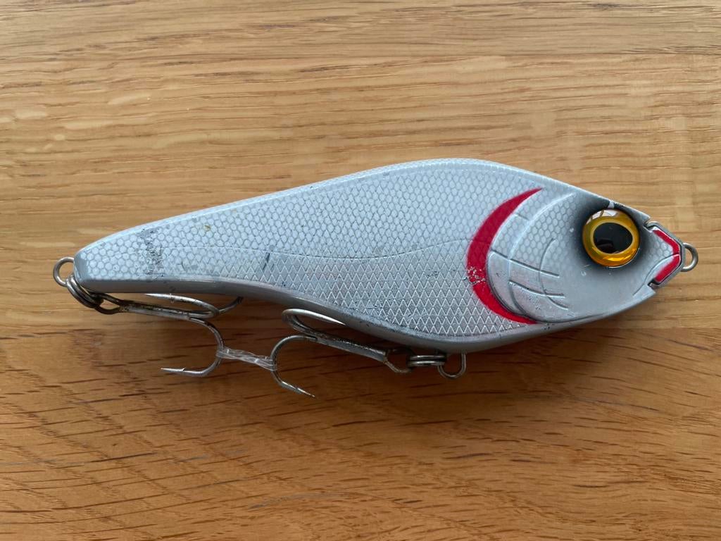 Te koop: Spro Rapper 128SSP (kleur: Red Gill Albino), Watersport en Boten, Ophalen of Verzenden, Gebruikt, Complete set