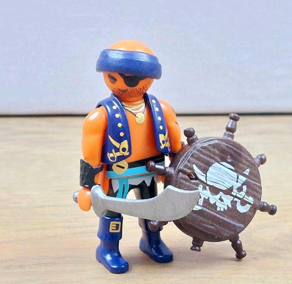 Playmobil Piraat met zwaard en stuurwiel - 9075, Ophalen of Verzenden, Gebruikt