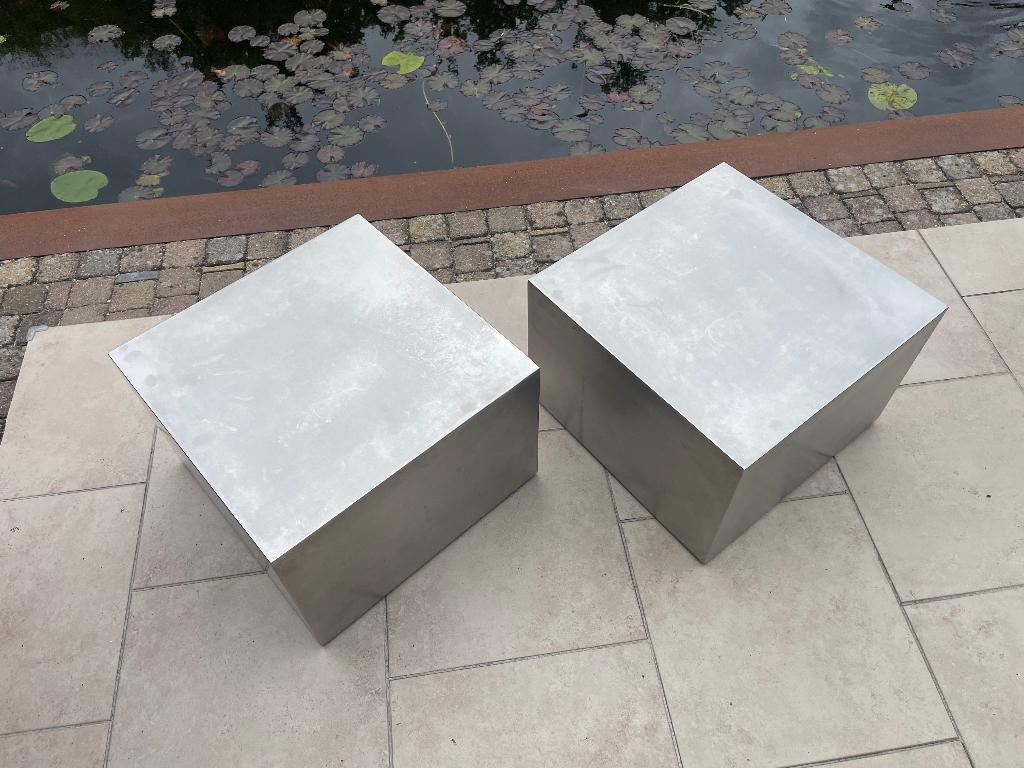 2 RVS bijzettafeltjes, Ophalen, Minder dan 45 cm, Minder dan 55 cm, Gebruikt