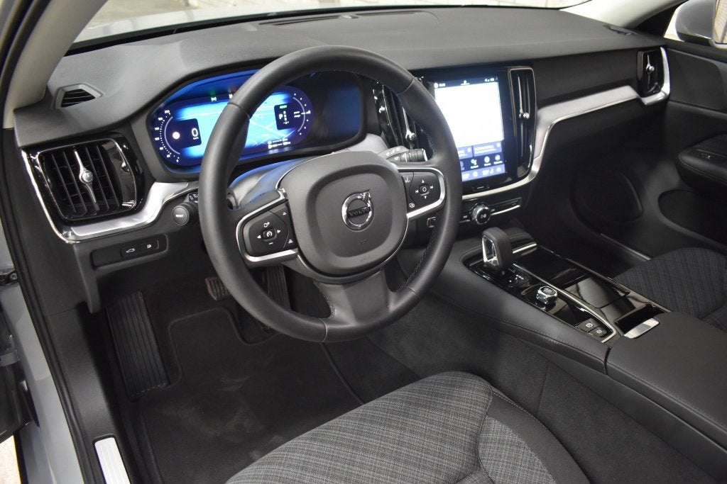 Volvo V60 T6 350PK AWD Essential Bright | 18'' | Getint Glas, Auto's, Automaat, Gebruikt, 4 cilinders, 24 maanden