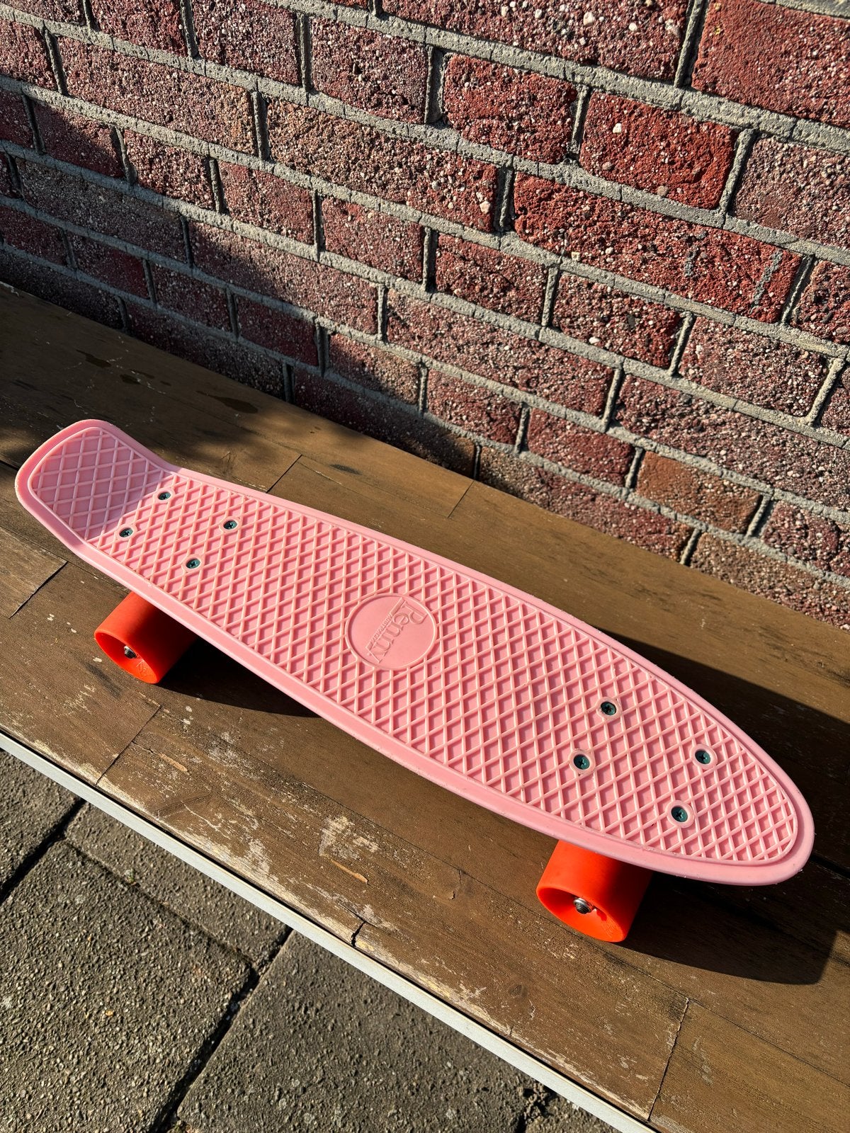 Roze Penny Skateboard met Oranje Wielen, Sport en Fitness, Skateboarden, Ophalen of Verzenden, Zo goed als nieuw, Skateboard