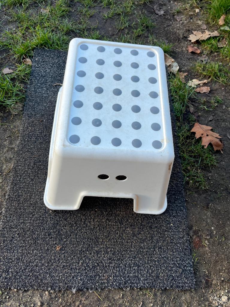 Ikea trapje opstapje kind, Ophalen, Zo goed als nieuw