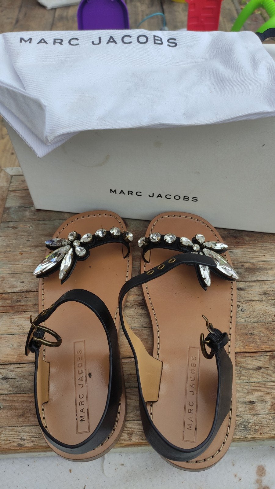 Marc Jacobs sandalen met stenen, zwart leer, maat 39, Kleding | Dames, Marc Jacobs, Zwart, Zo goed als nieuw, Sandalen of Muiltjes