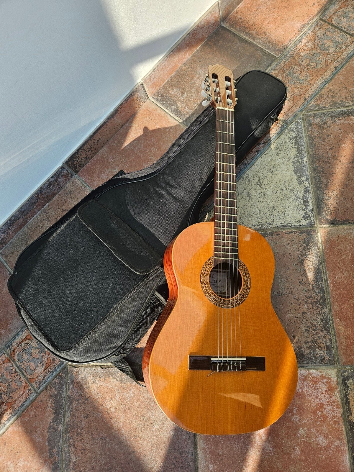 Castilla Akoestische Gitaar incl. tas en voetsteun, Muziek en Instrumenten, Ophalen, Zo goed als nieuw, Klassieke of Spaanse gitaar