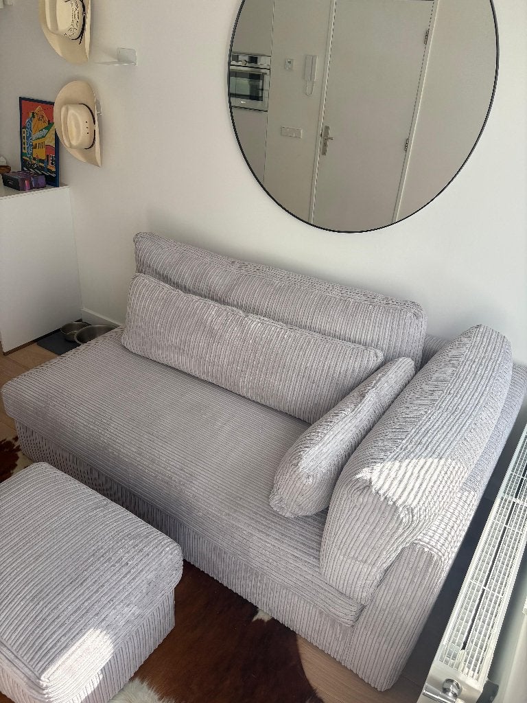 Moderne grijze corduroy bank met bijpassende poef, Ophalen, 125 cm of meer, Zo goed als nieuw, 100 tot 125 cm