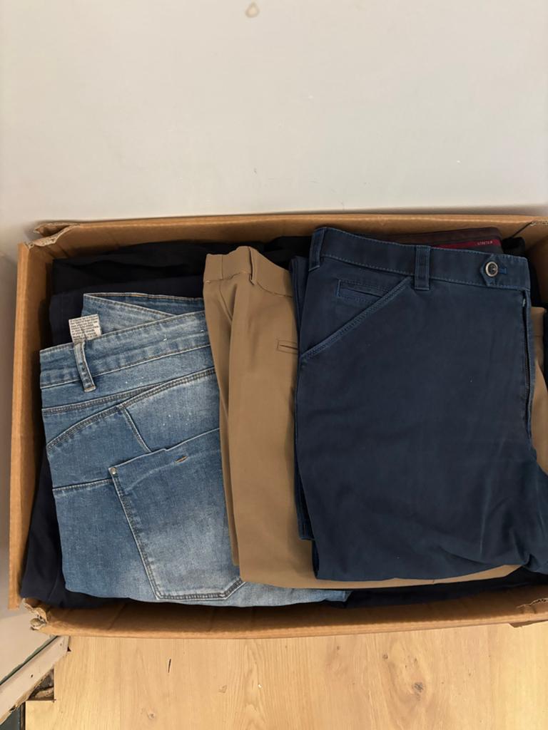 Partij van 32 stuks spijkerbroeken en pantalons, Overige kleuren, Maat 42/44 (L), Ophalen of Verzenden, Lang