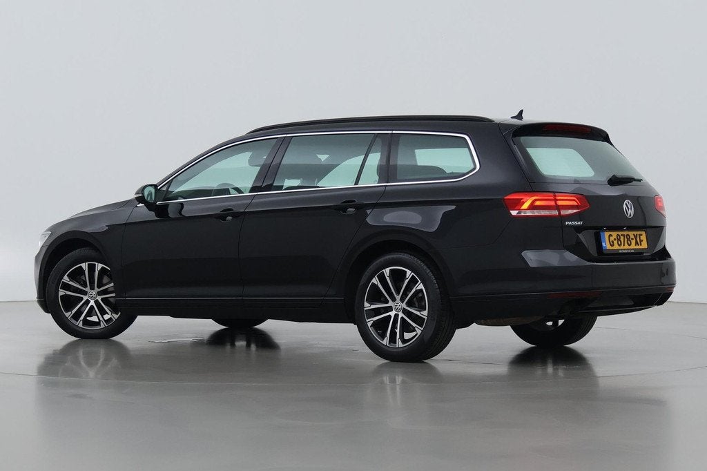 Volkswagen Passat Variant 1.8 TSI Business Edition R | ACC |, Auto's, Volkswagen, 4 cilinders, 179 pk, Zwart, 1405 kg