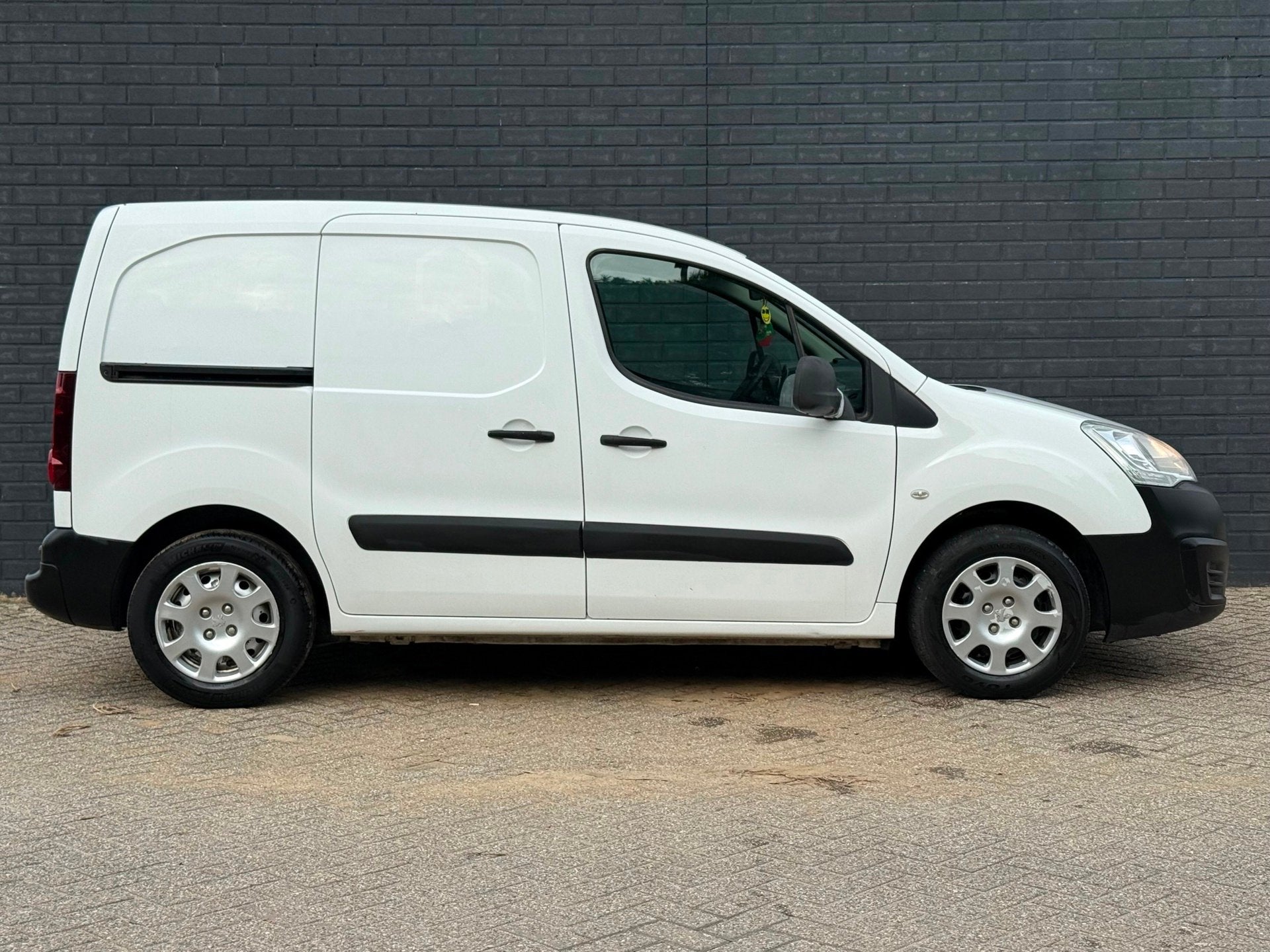 Peugeot Partner 1.6 BlueHdi Bj 2016 AIRCO Schuifdeur 169dkm, Voorwielaandrijving, Dealer onderhouden, Gebruikt, Euro 6