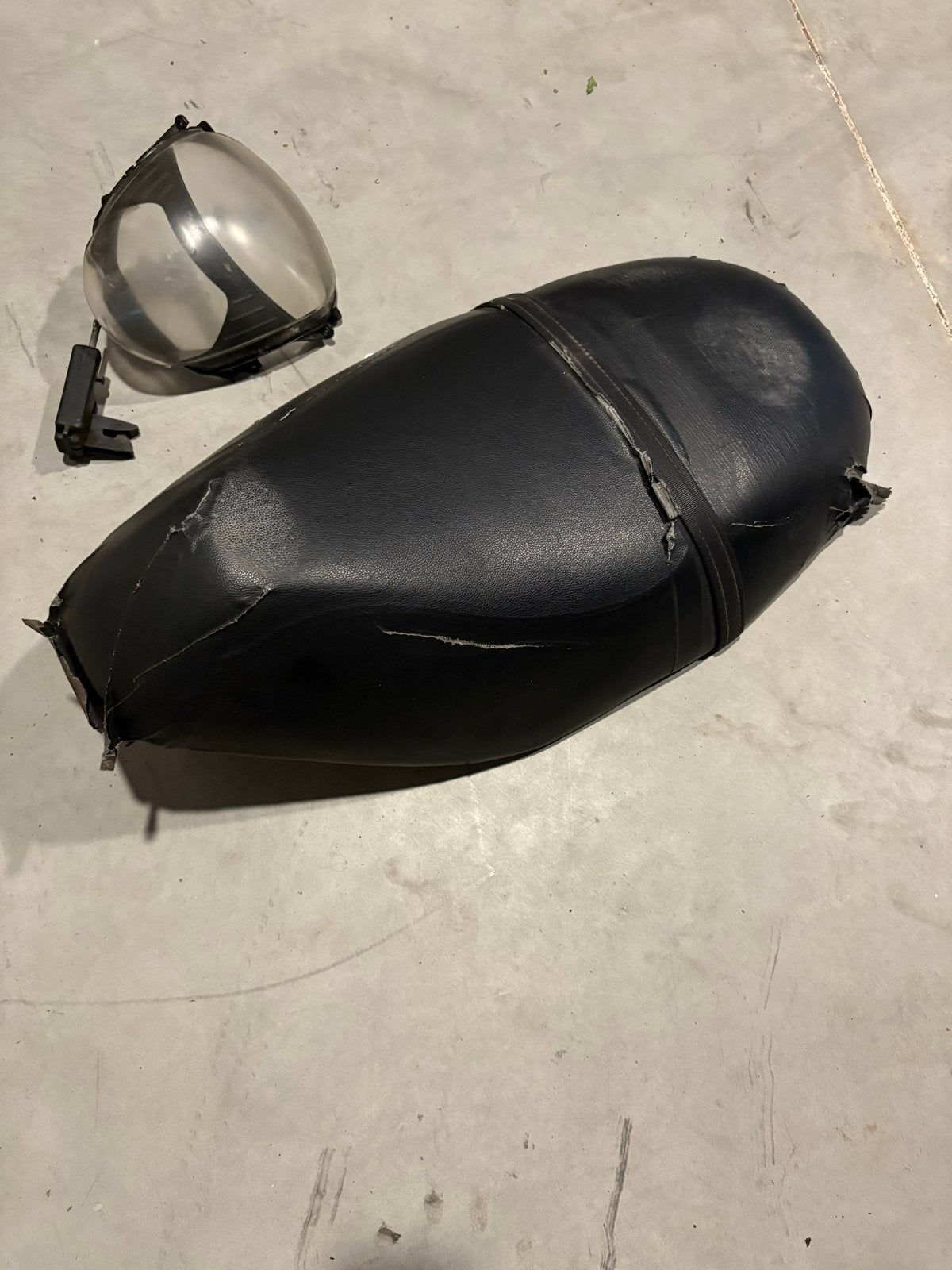 Gebruikt scooterzadel en telletglas piaggio zip - Zwart, Ophalen, Gebruikt, Zadel, Overige merken