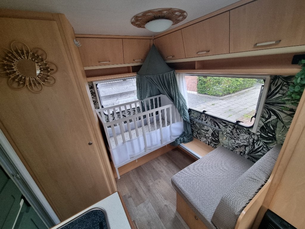 Chateau 390 caravan met nieuwe voortent,luifel,slaapcabine, 750 - 1000 kg, Particulier, Luifel, 6 tot 7 meter
