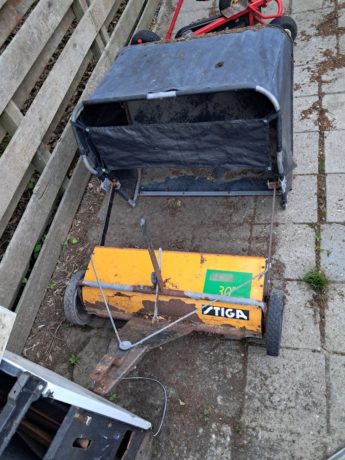 Stiga veegmachine met opvangbak, Ophalen, Gebruikt, Handgrasmaaier, Stiga