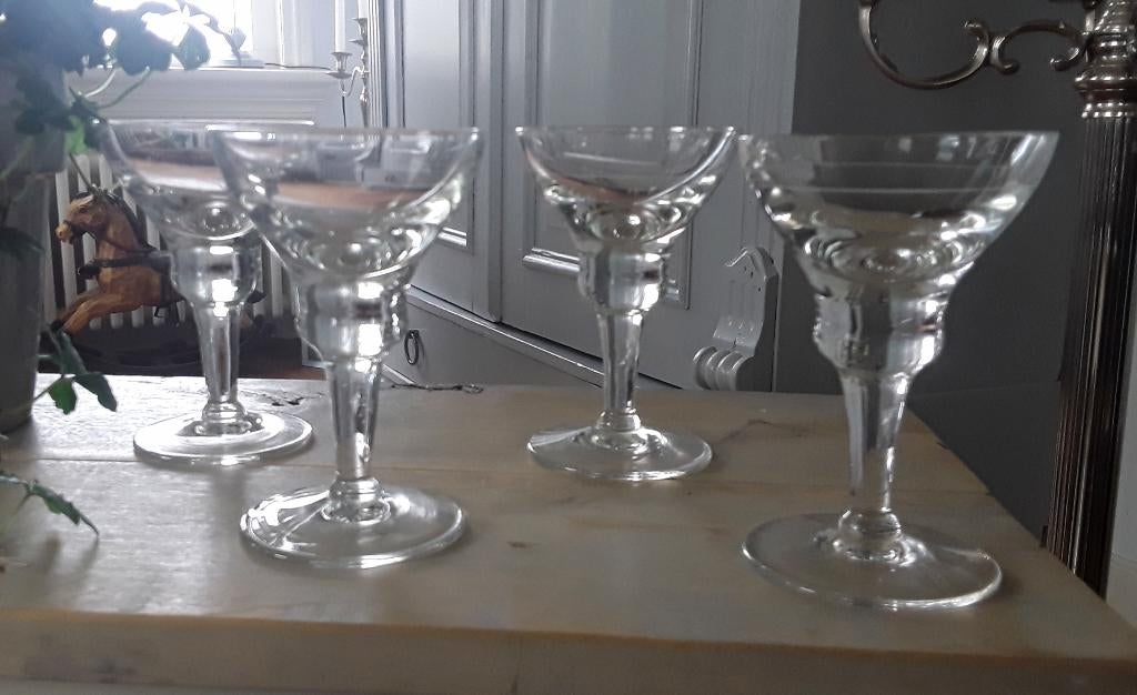 4 cocktailglazen, Ophalen of Verzenden, Gebruikt, Overige typen