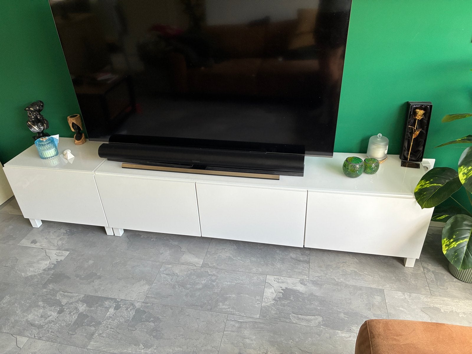 Hoogglans wit tv-meubel met 3 kasten en glasplaat, Ophalen, Gebruikt, Glas, 200 cm of meer