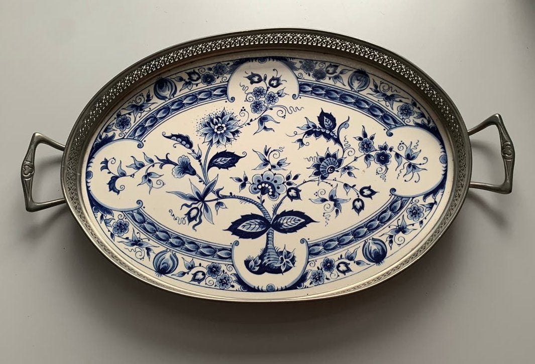 Delfts blauw dienblad met decoratieve tinnen rand, Antiek en Kunst, Ophalen of Verzenden