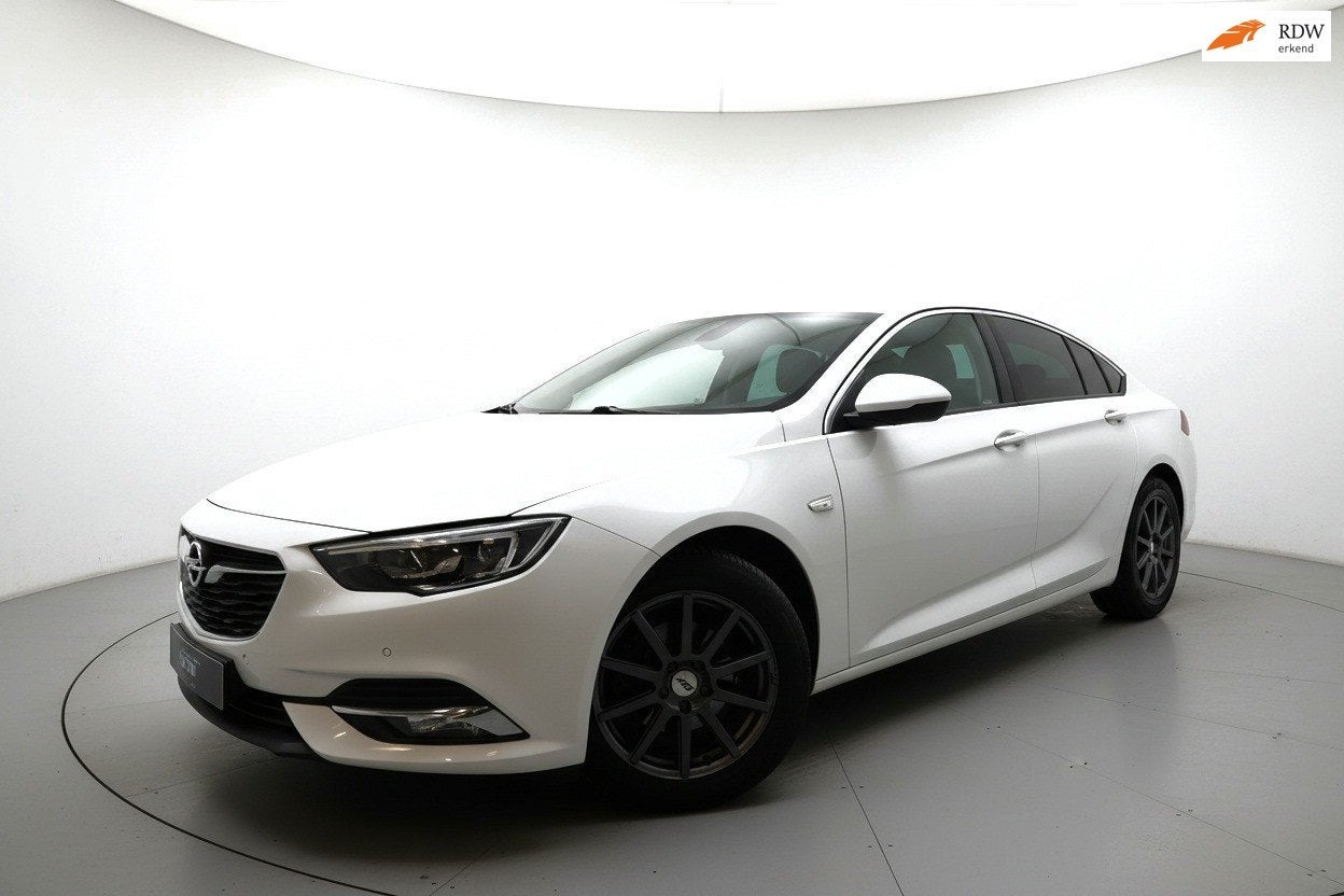 Opel Insignia Grand Sport 1.5 Turbo Business Executive CAMER, Stof, Gebruikt, 4 cilinders, 700 kg