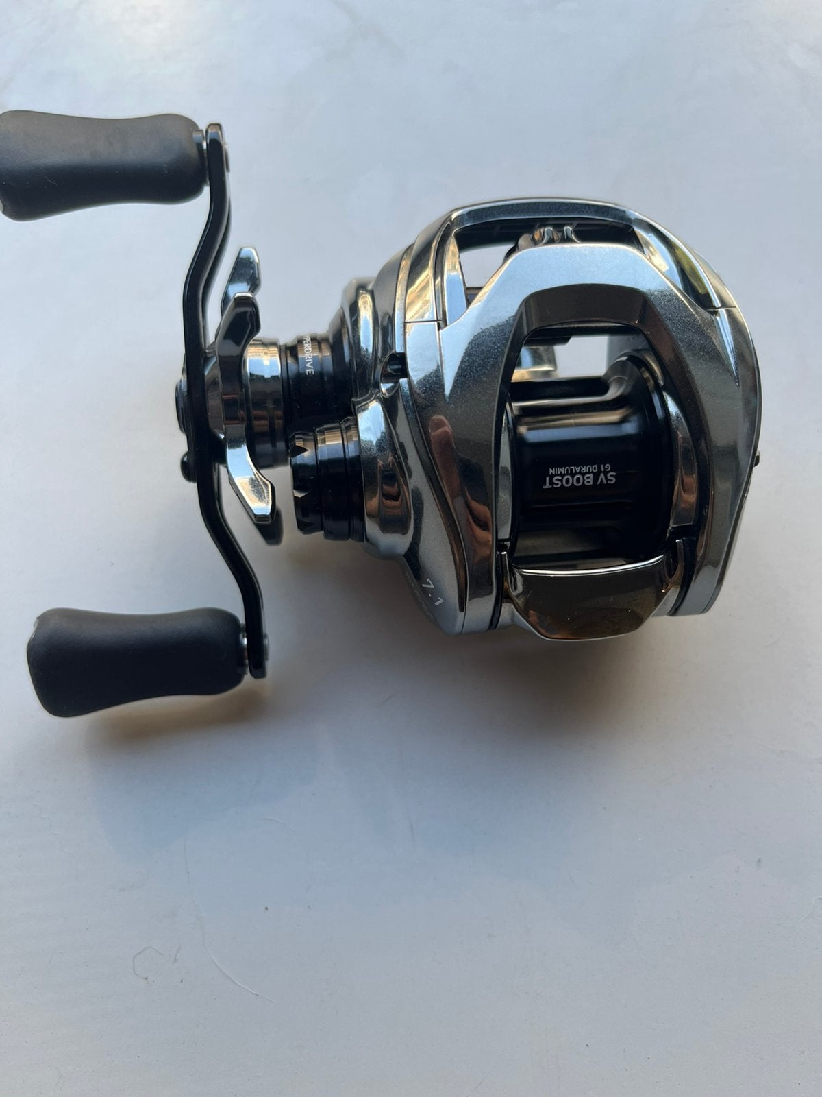 Te koop: Daiwa 21 Steez LTD SV TW 100HL, Ophalen of Verzenden, Zo goed als nieuw, Molen