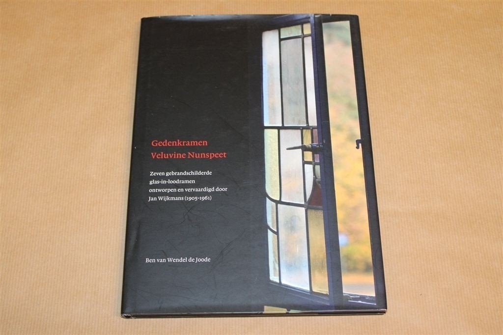Gedenkramen Veluvine Nunspeet. Glas-in-loodramen., Ophalen of Verzenden, Zo goed als nieuw, Overige onderwerpen